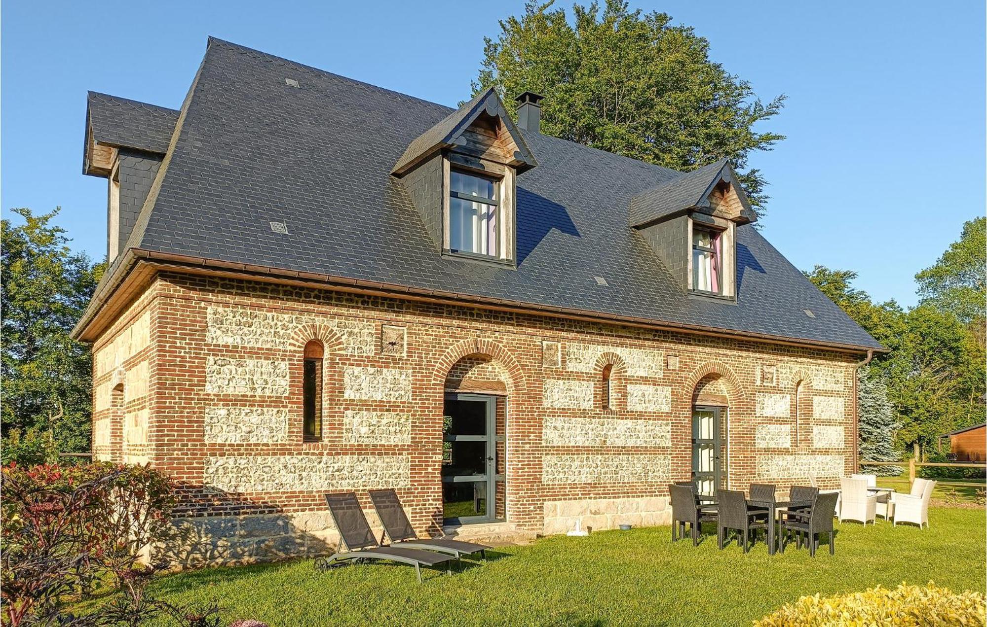 Stunning Home In Paluel With Wifi Экстерьер фото